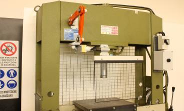 {Hydraulic Press Safety Guard}